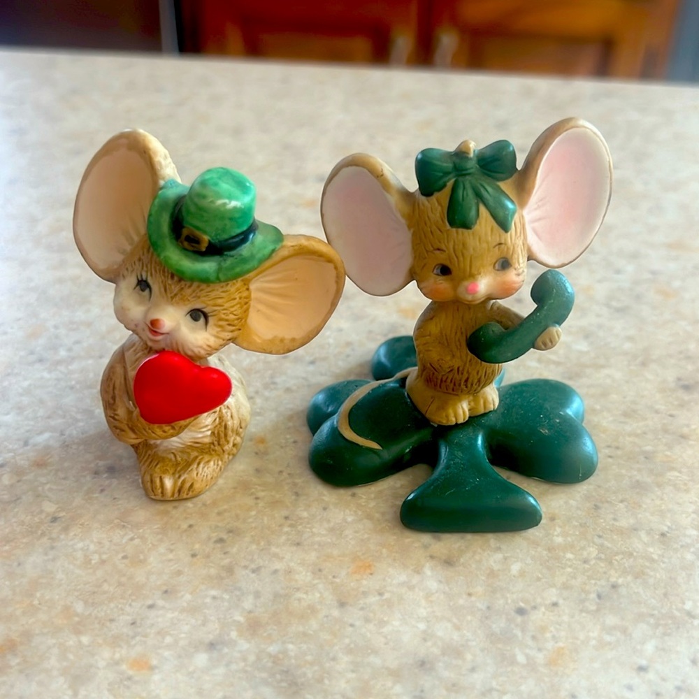 Set of 2 vintage Lefton mice.